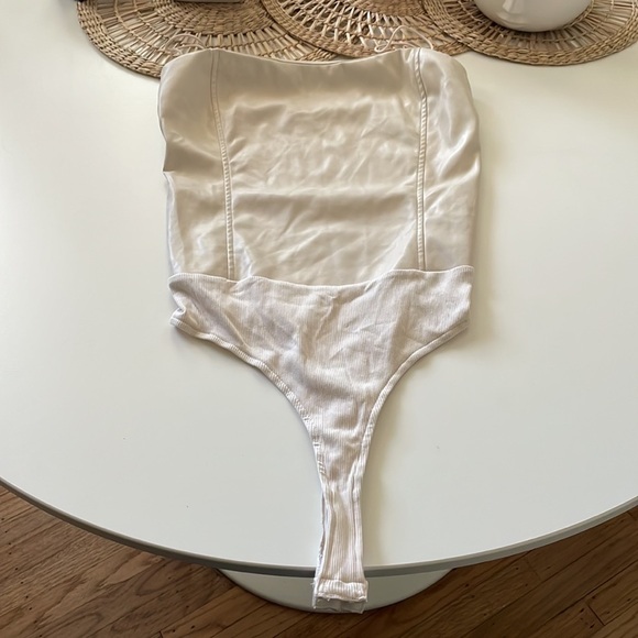 Heartloom cream bodysuit - Picture 2 of 4